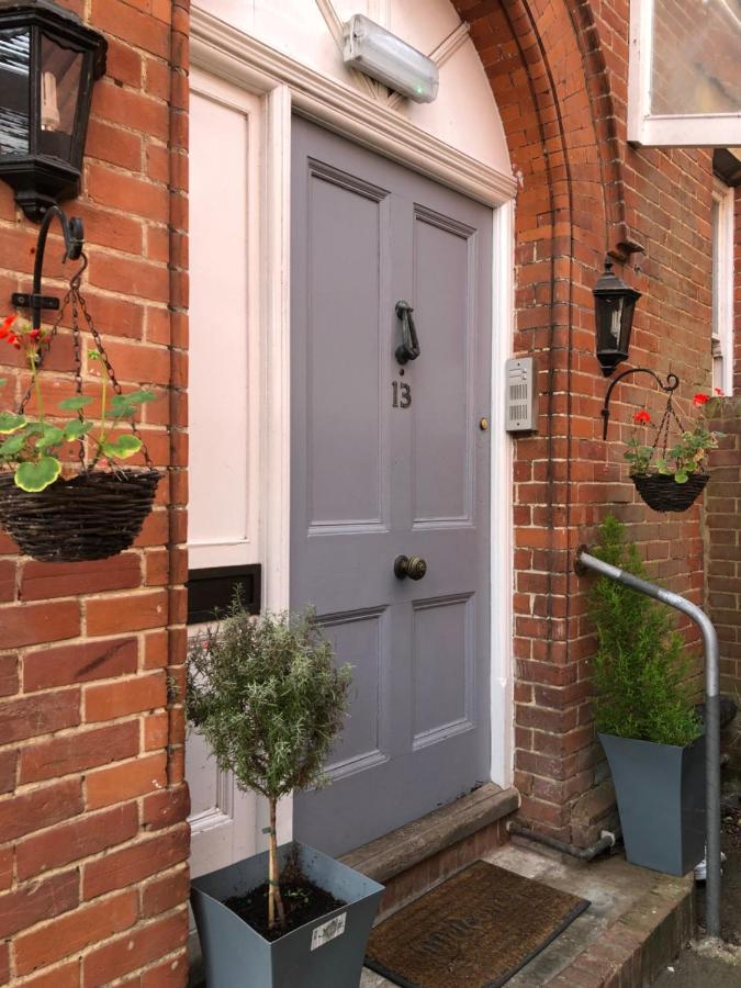 Canterbury Accommodations With Free Car Park Onsite And High Speed Wifi Экстерьер фото