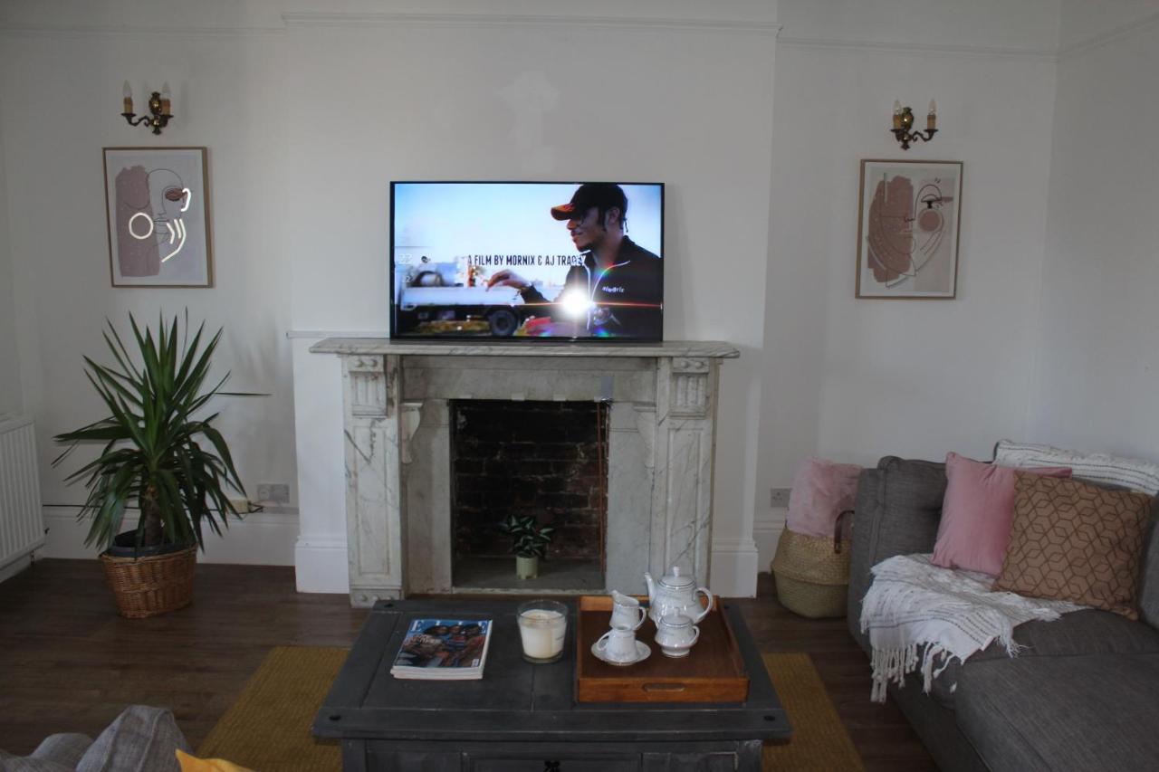 Canterbury Accommodations With Free Car Park Onsite And High Speed Wifi Экстерьер фото