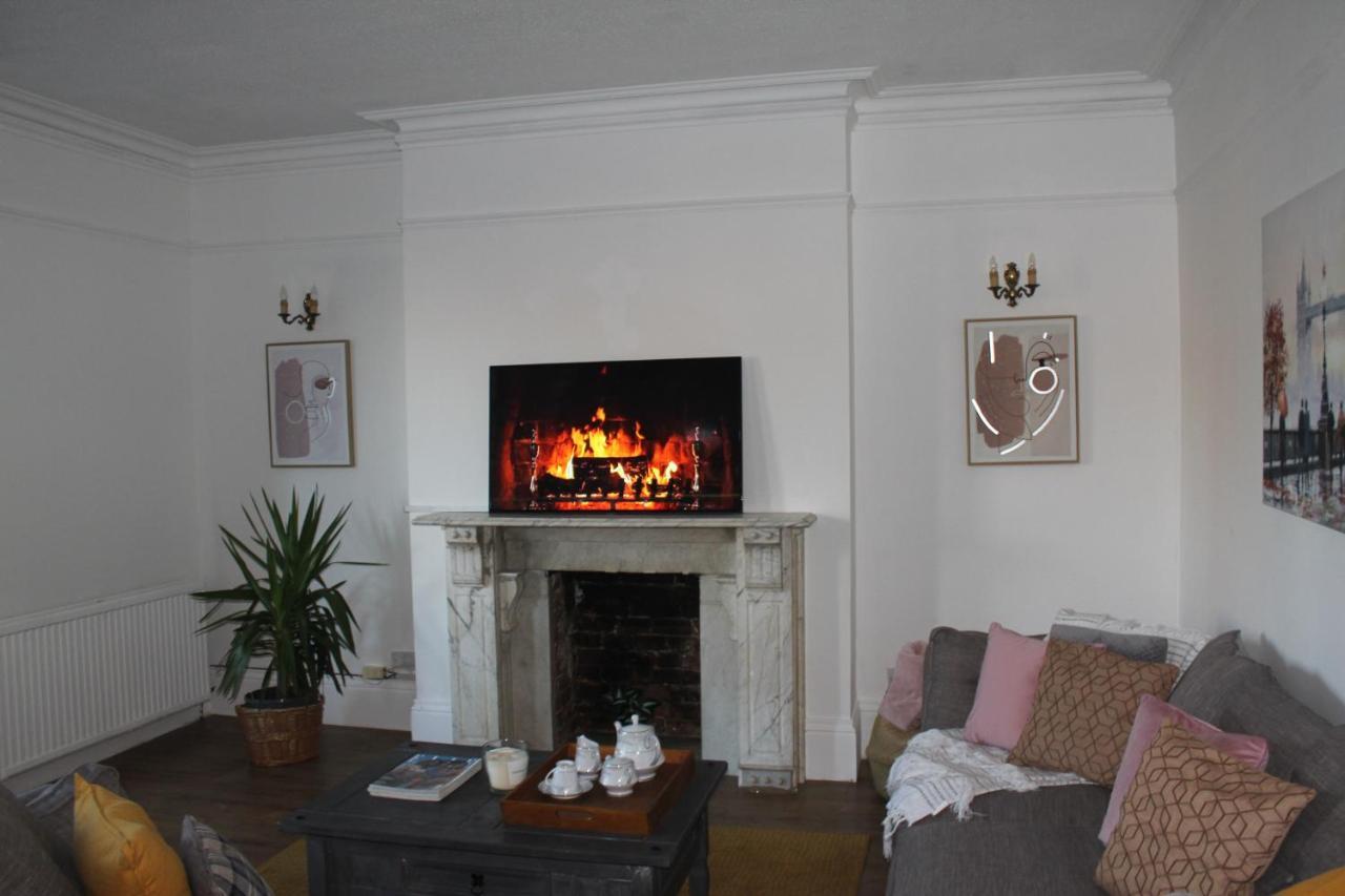 Canterbury Accommodations With Free Car Park Onsite And High Speed Wifi Экстерьер фото