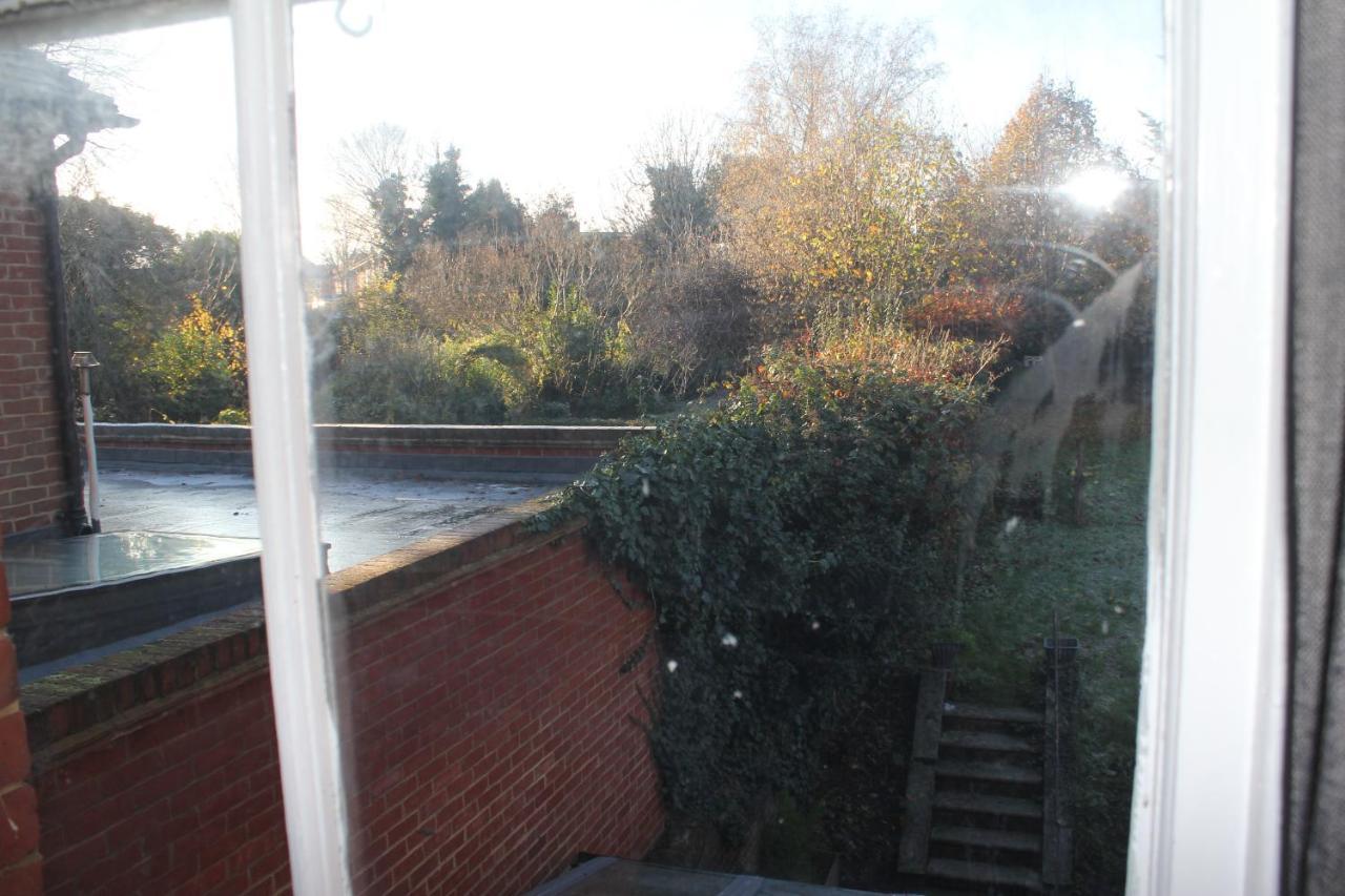 Canterbury Accommodations With Free Car Park Onsite And High Speed Wifi Экстерьер фото